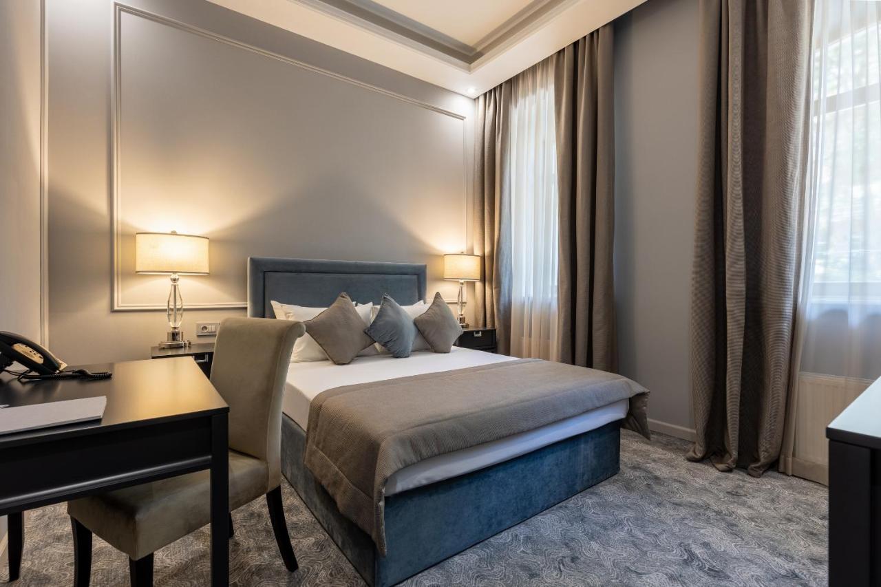 дворянский Отель 4*